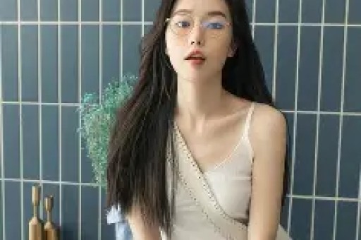 妖股国晟科技午后突然闪崩一度触及跌停！“半年内都不会卖”的鑫多多悄然撤退一季度套现约5000万元 背后“烟团”也在减持“互联网割韭菜战法”再现江湖？